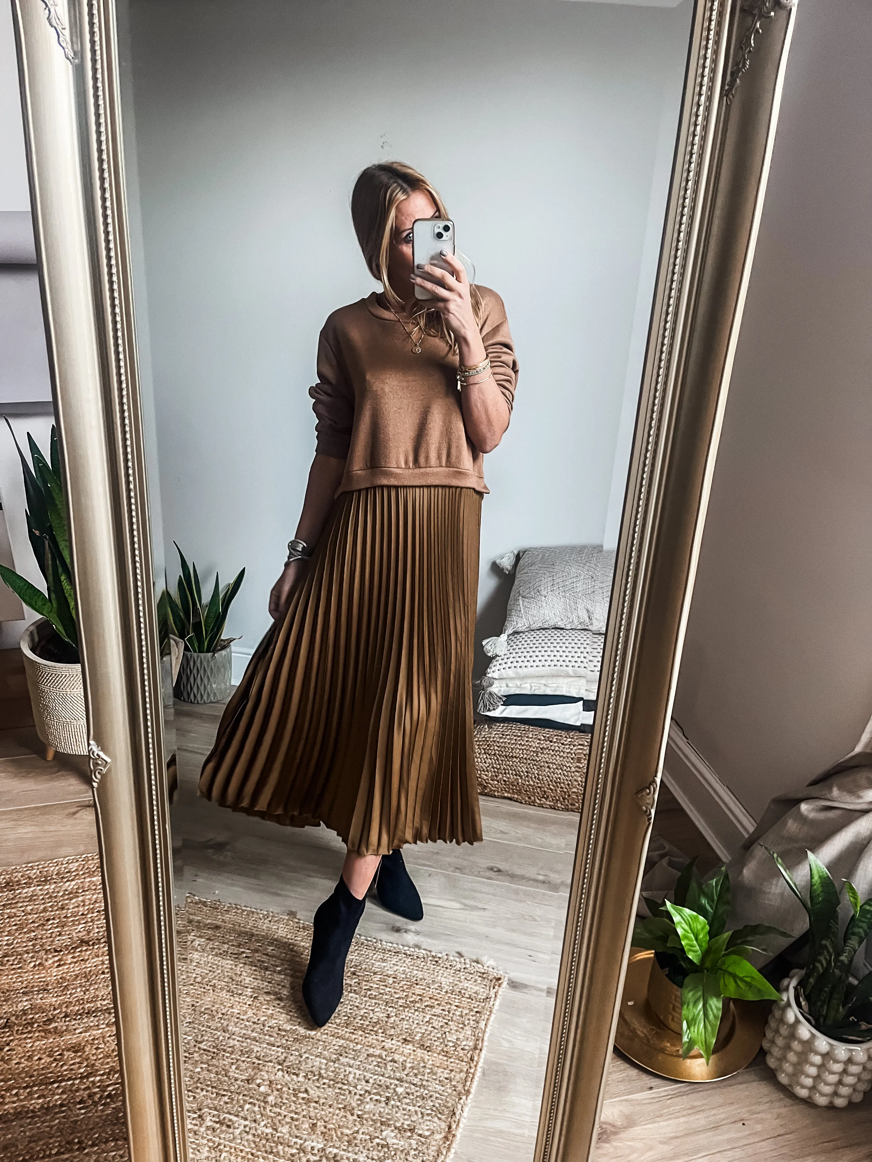 2-in-1 Jumper Pleated Midi Dress