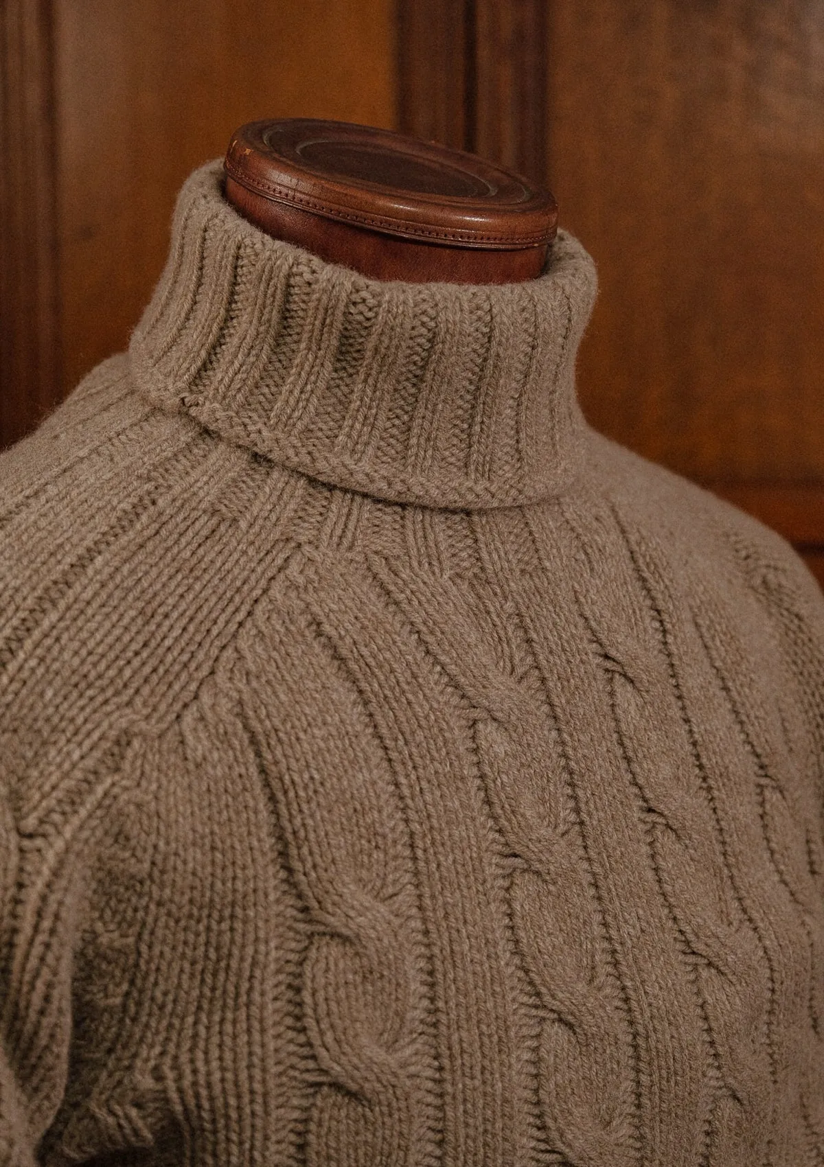 Anderson Cable Knit Super-soft Lambswool Sweater - Biscuit