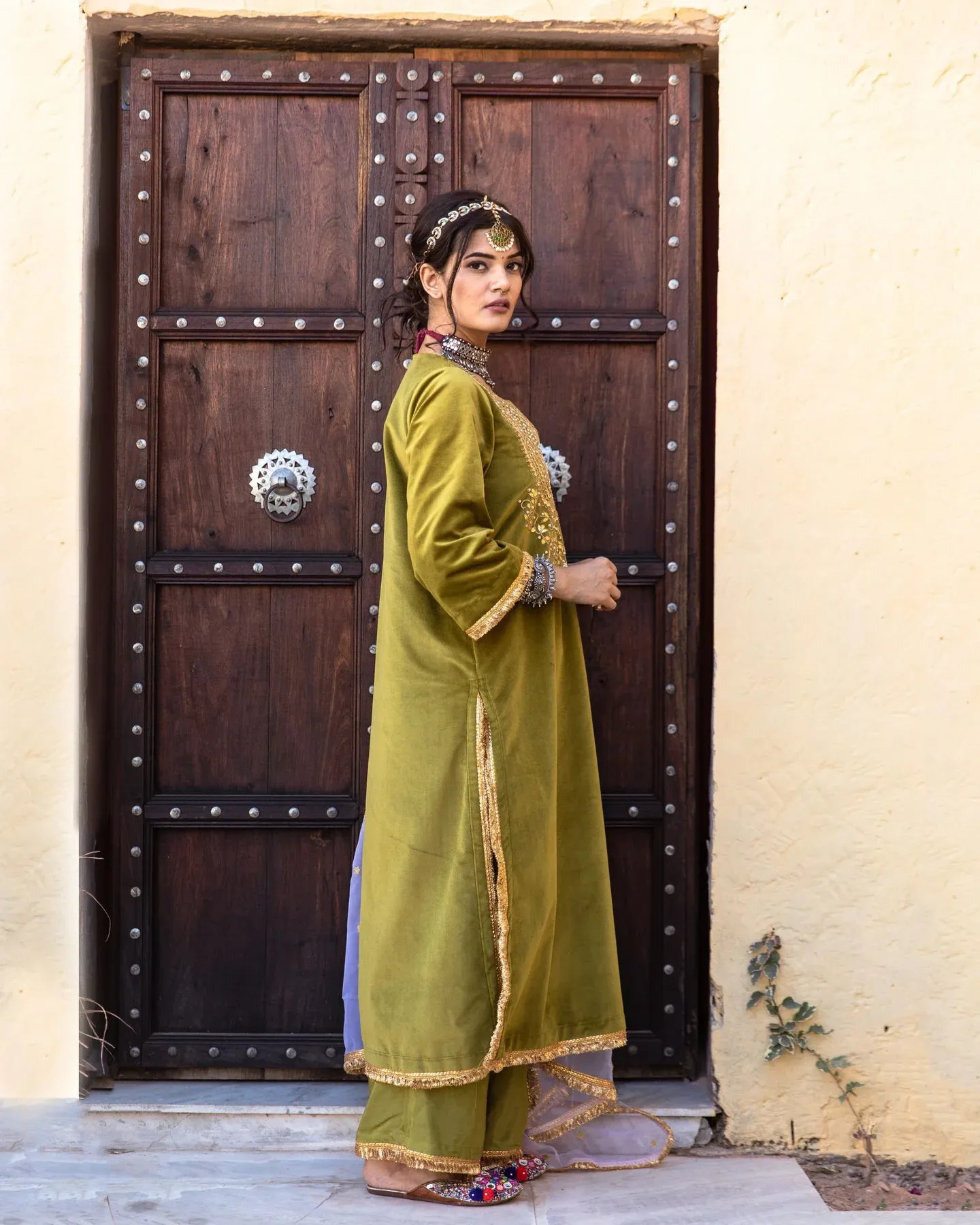 Green Velvet Zardozi work Kurta with Muslin Bottom and an Organza Dupatta Suit Set