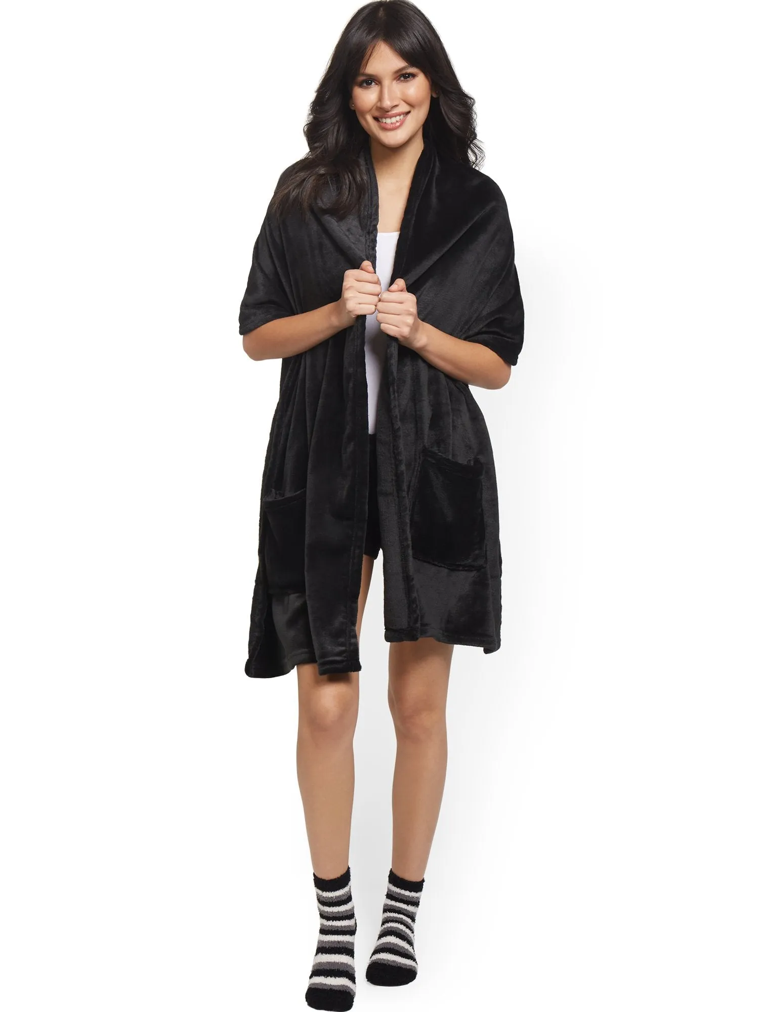 Pedra 2-Piece Fleece Wrap Robe & Socks Set - NY&C x Chic Home