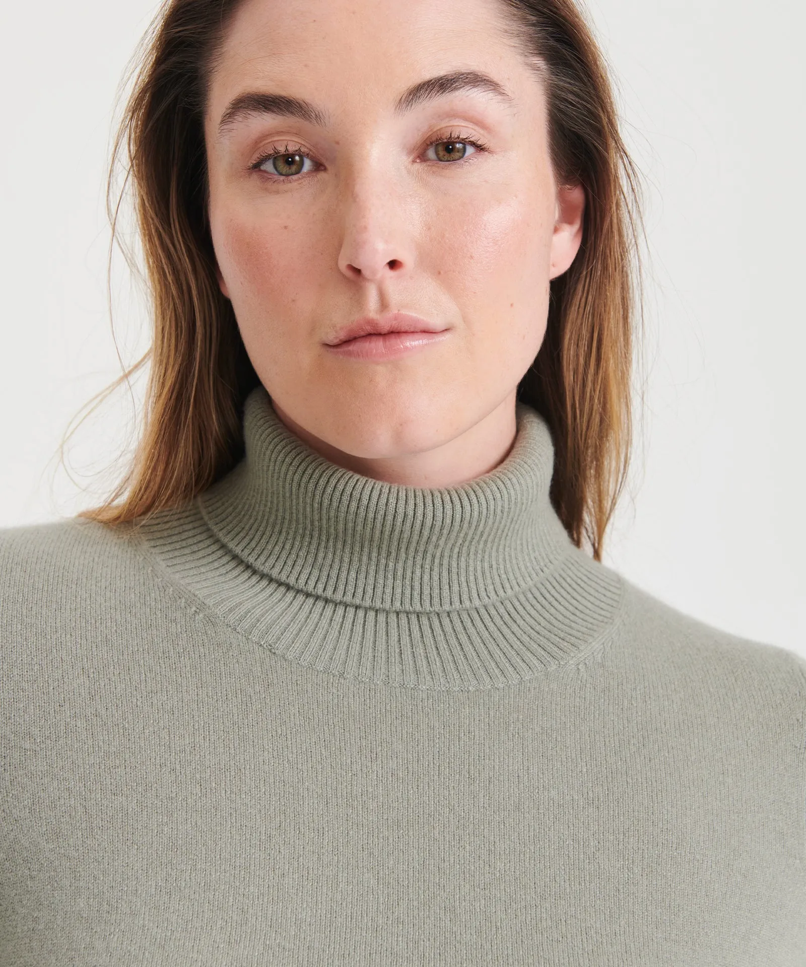 Signature Cashmere Classic Turtleneck